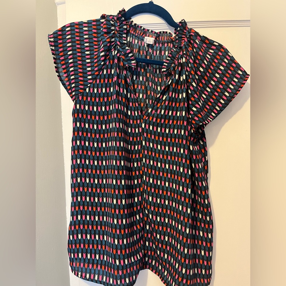 Gap top with geometric print